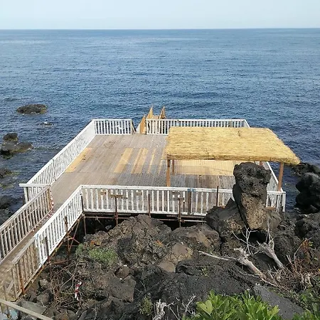 Reef House Loft Apartment Aci Castello Exterior photo