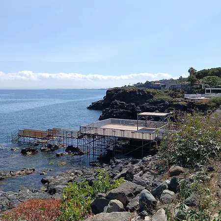 Reef House Loft Apartment Aci Castello Exterior photo